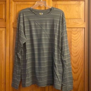 Mountain Hardware Men’s Long Sleeve Shirt!